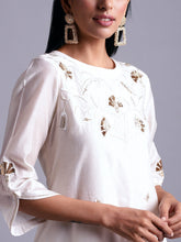 Off white silk chanderi kurta with embroidery