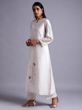 Off white silk chanderi kurta with embroidery