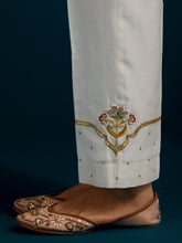 Off White paisley yoke kurta and pant set