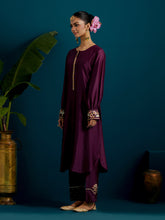 Purple round hem kurta with back motif