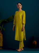 Lime Green round hem kurta with back motif