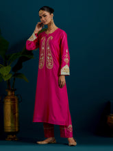 Fuchsia paisley yoke kurta
