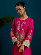 Fuchsia paisley yoke kurta