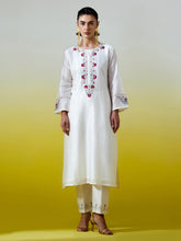 Placket embroidered kurta