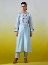Placket embroidered kurta
