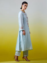 Placket embroidered kurta