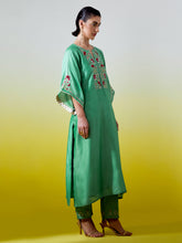 Kaftan style kurta with pant