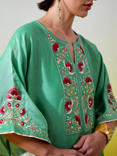Kaftan style kurta with pant