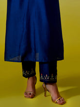 Kaftan style kurta with pant