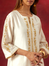 Off white round hem kurta set