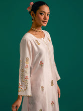 Pink hand embroidered silk chanderi kurta set with green chanderi dupatta