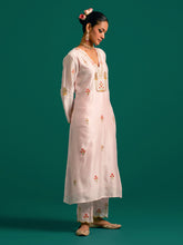 Pink V neck hand embroidered silk chanderi kurta set with green chanderi dupatta