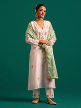Pink V neck hand embroidered silk chanderi kurta set with green chanderi dupatta