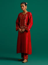 Red hand embroidered silk chanderi kurta set with green chanderi dupatta