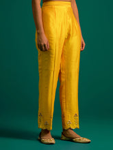 Yellow hand embroidered silk chanderi kurta set with wine chanderi dupatta