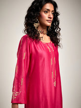Embroidered  kurta with scalloped hem and pant