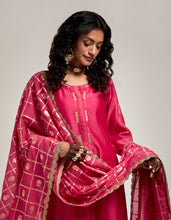 Zari motifs dupatta with lace