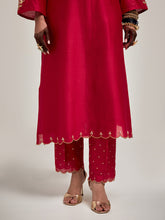 Embroidered  kurta with scalloped hem