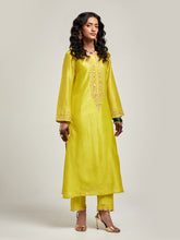 Embroidered kurta with placket