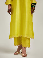 Embroidered  kurta with scalloped hem