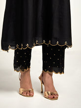 Embroidered  kurta with scalloped hem and pant