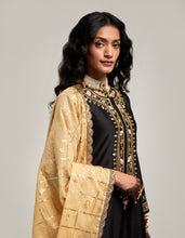 Zari motifs dupatta with lace