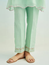 Green short collar kurta and pant