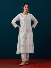 All over motifs placket kurta