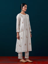 All over motifs placket kurta with pant
