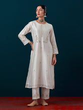 All over motifs yoke kurta