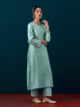 All over motifs yoke kurta