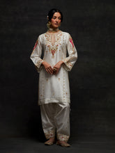 Off White embroidered short kurta