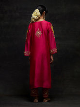 Fuchsia embroidered yoke kurta