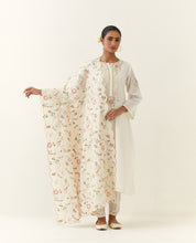Off White scalloped dupatta with embroidered floral motifs