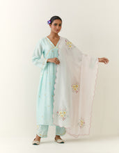 Light Pink  scalloped dupatta with hand embroidered floral motifs