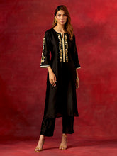 Black round hem kurta set