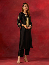 Black round hem kurta set