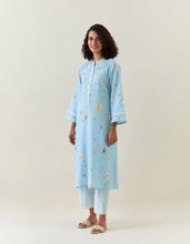 Blue botanical print cotton linen kurta with net placket