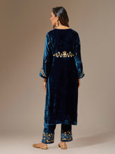 Blue velvet kurta with hand embroidery