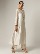 Off white silk chanderi kurta with embroidery