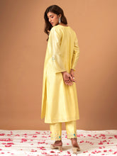 Yellow  Silk chanderi kurta with scalloped hem
