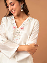 Off White  Silk chanderi kurta with scalloped hem