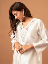 Off White  Silk chanderi kurta with scalloped hem