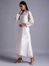 Off white silk chanderi kurta with embroidery