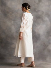 Off white Silk chanderi kurta with hand embroidery
