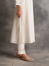 Off white Silk chanderi kurta with hand embroidery